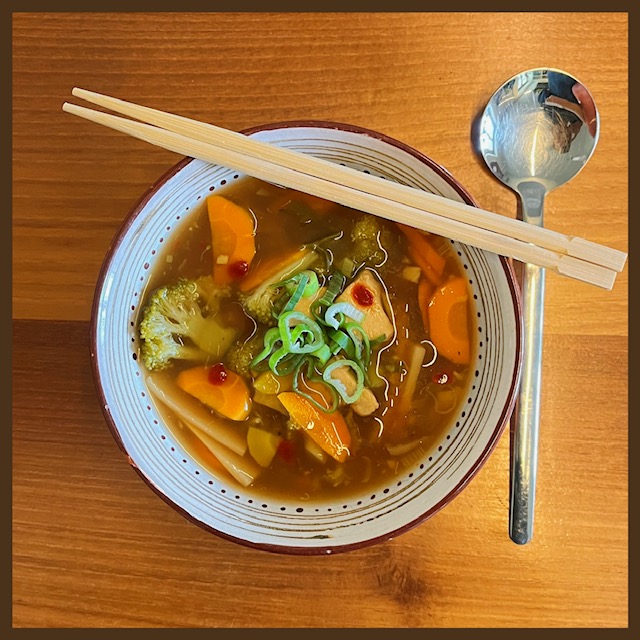 Asiatische Hühnersuppe